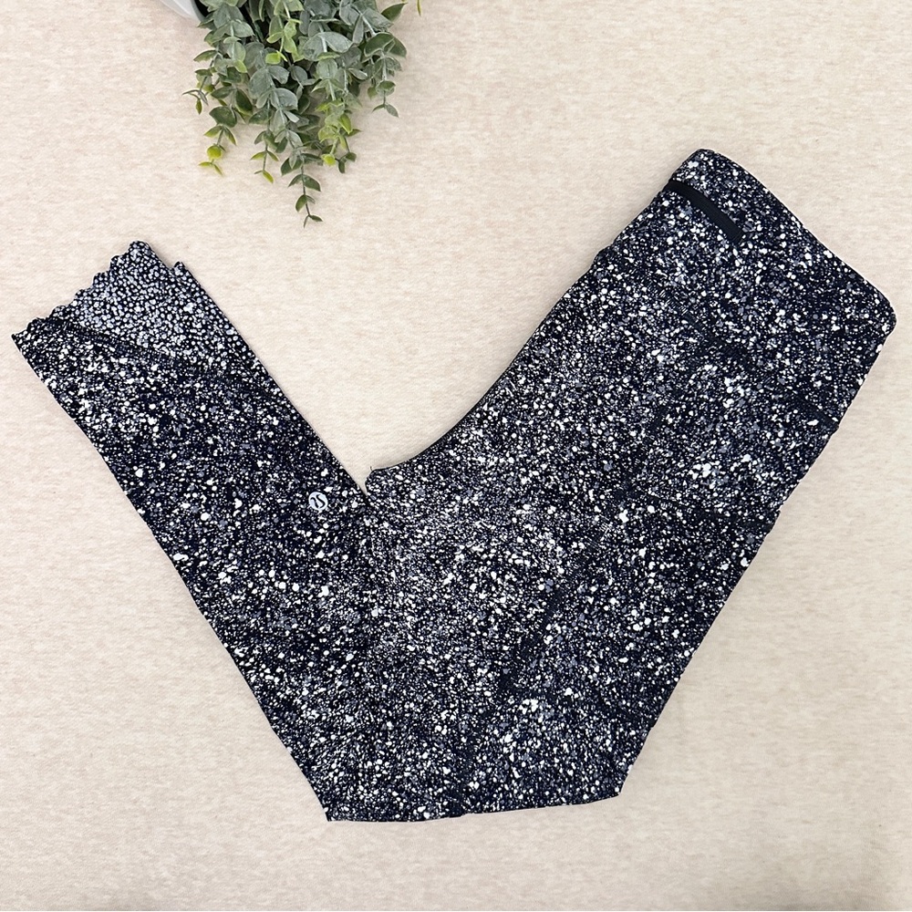 Lululemon Women’s Athelica Black Midi Rise Leggings Size 6